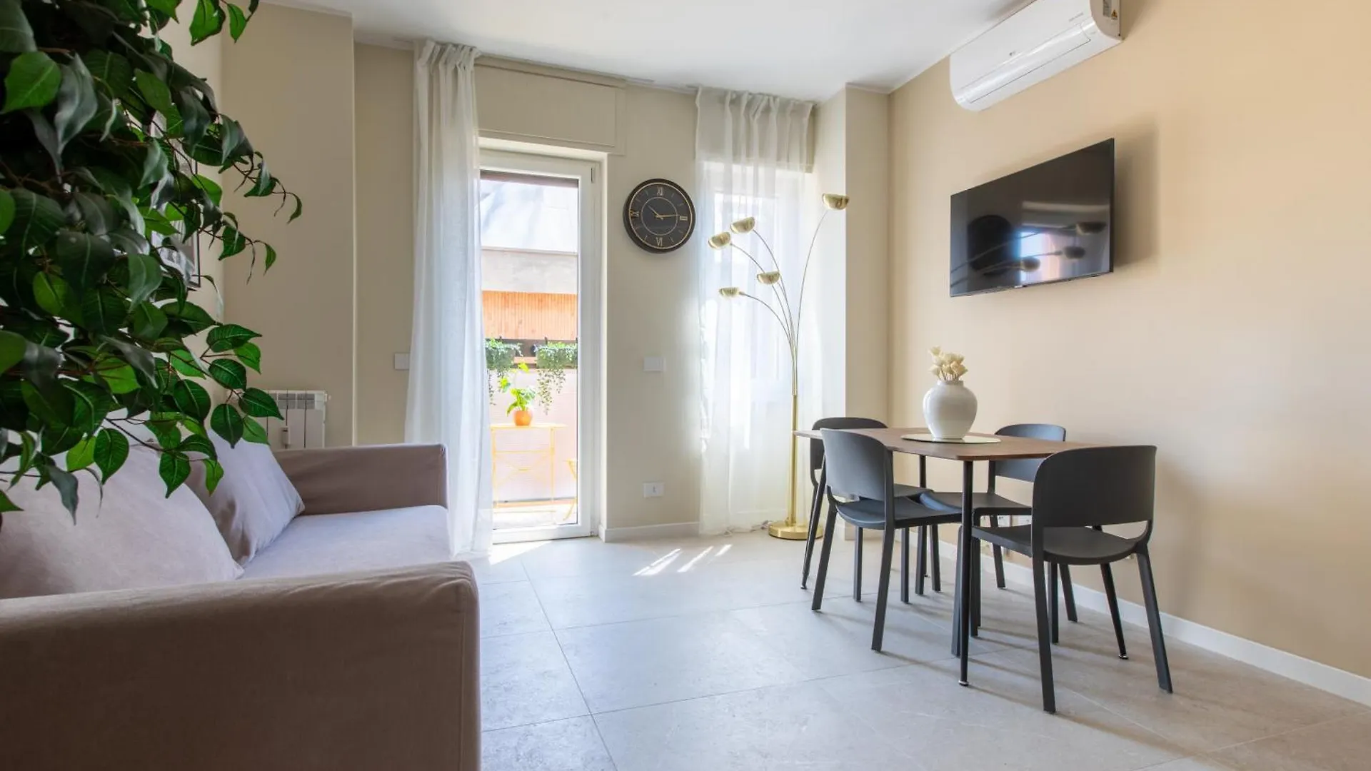 Lauria Apartments In Milano 0*,  İtalya