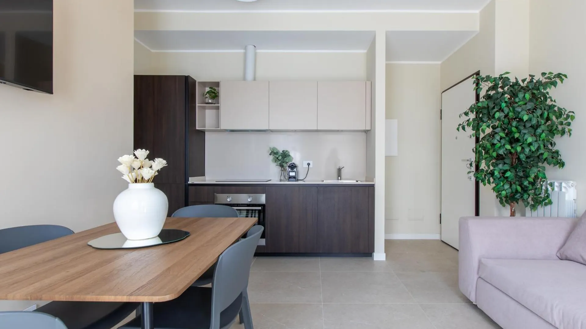 Lauria Apartments In Milano