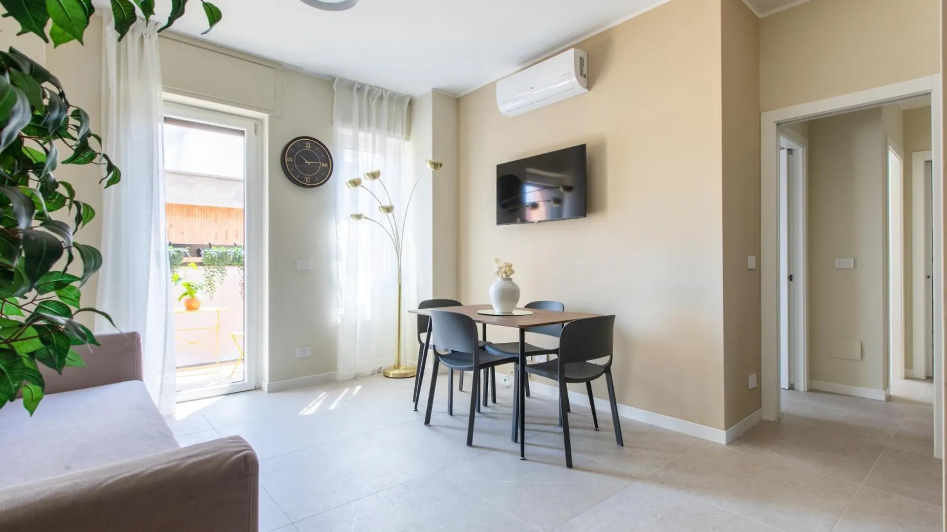 Lauria Apartments In Milano İtalya
