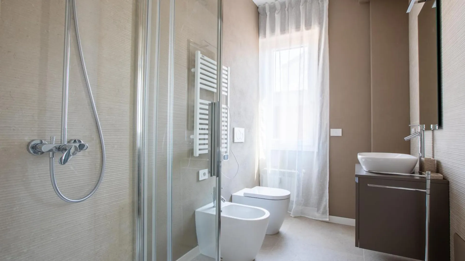 Lauria Apartments In Milano 0*,  İtalya